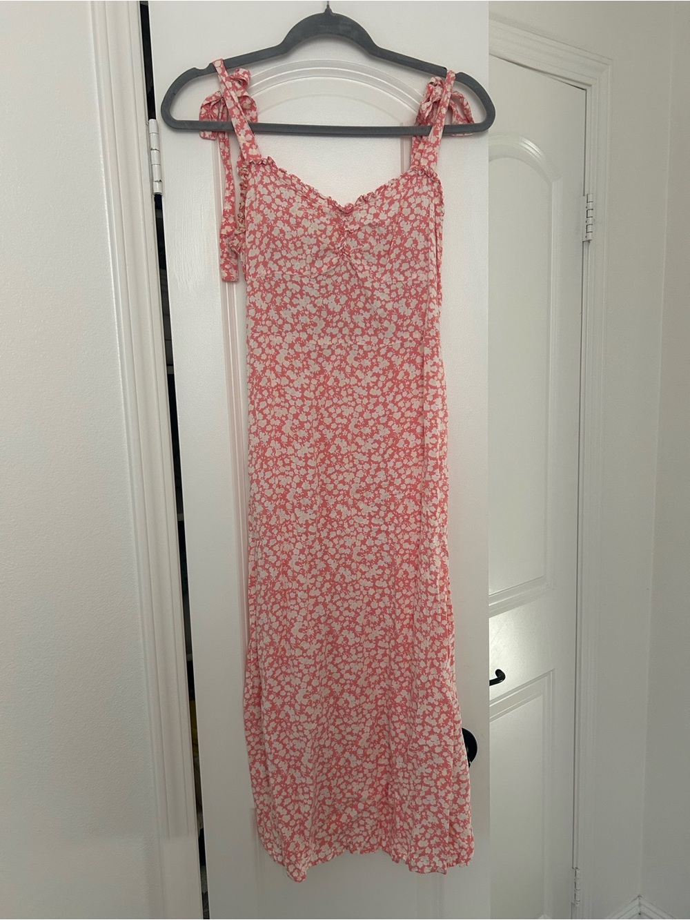 Billabong Light Pink Floral Tie-Shoulder Midi Dress - Picture 2 of 2